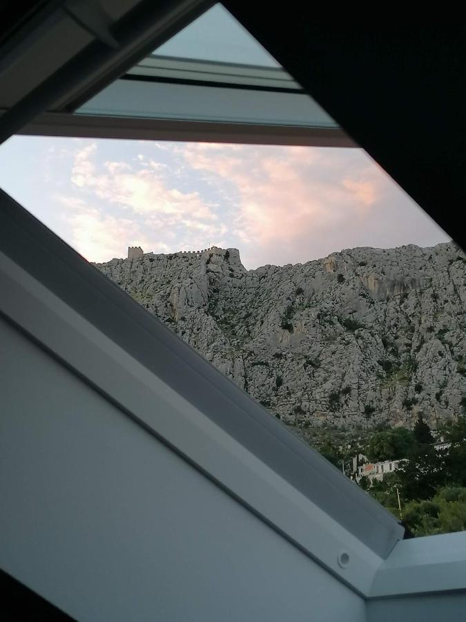 Geek Apartment Omiš Esterno foto